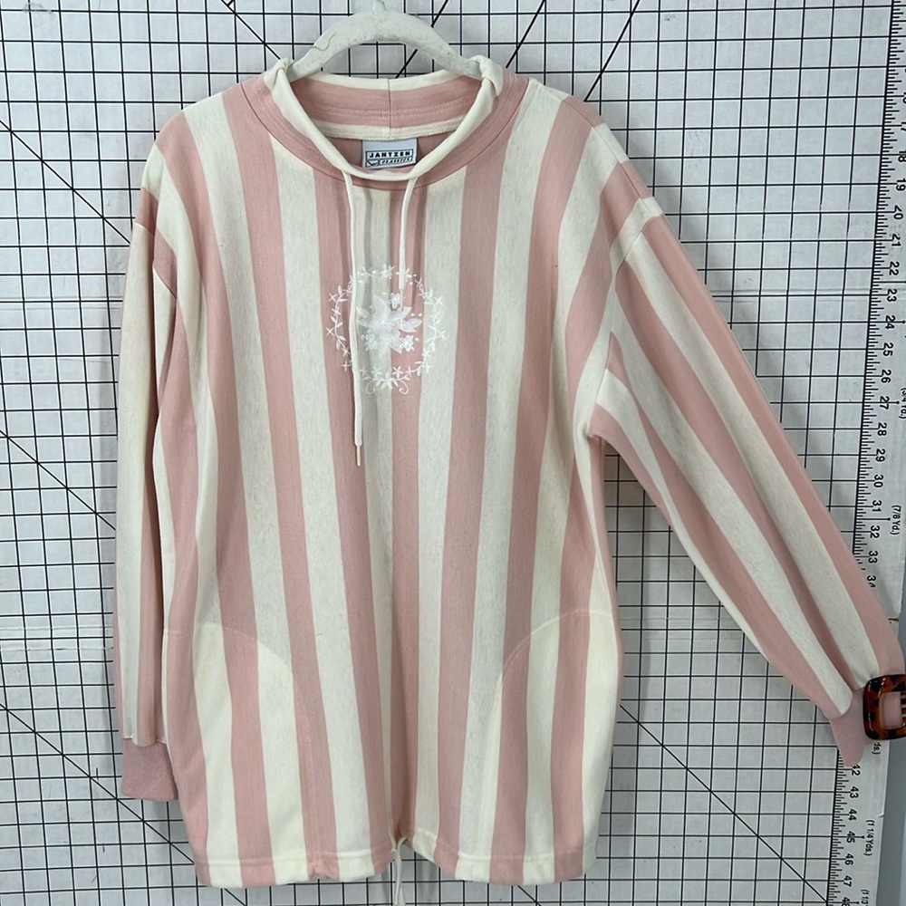 Jantsen classic vintage, pink and cream stripe mock neck, sweatshirt w/pockets L